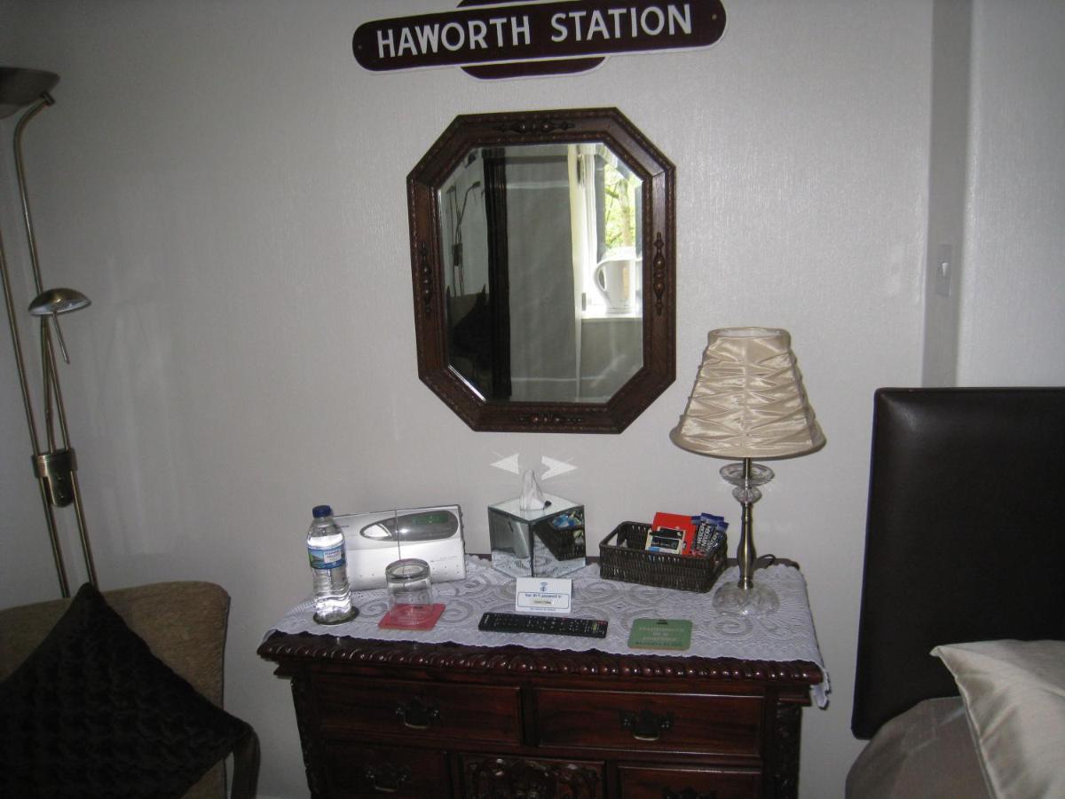 Rosebud Cottage Guest House Хауърт Екстериор снимка