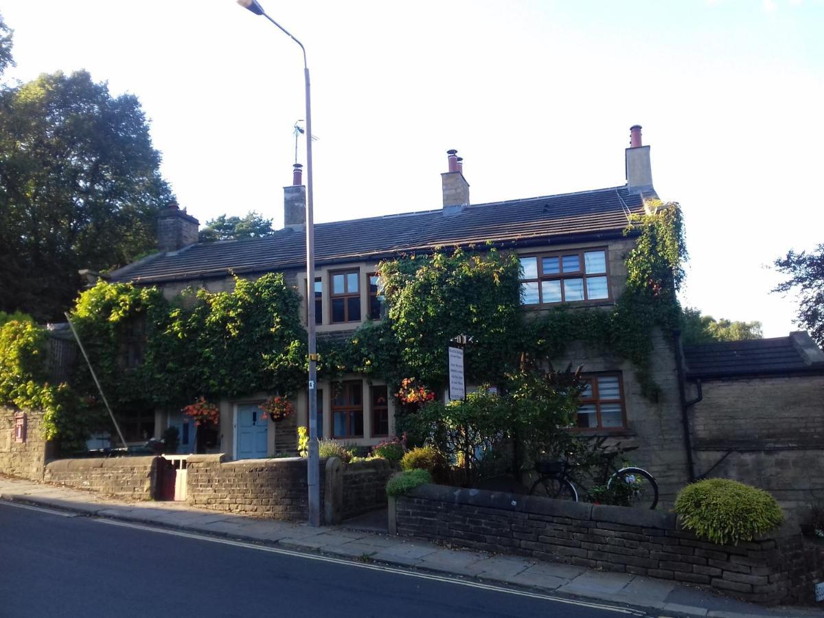 Rosebud Cottage Guest House Хауърт Екстериор снимка