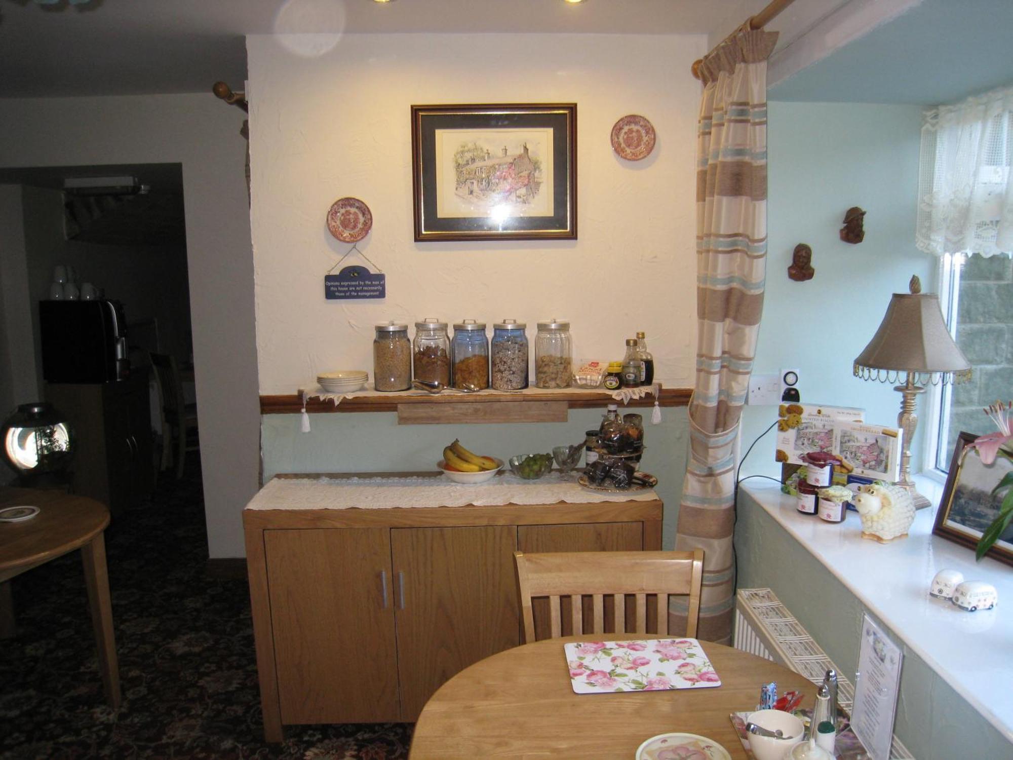 Rosebud Cottage Guest House Хауърт Екстериор снимка