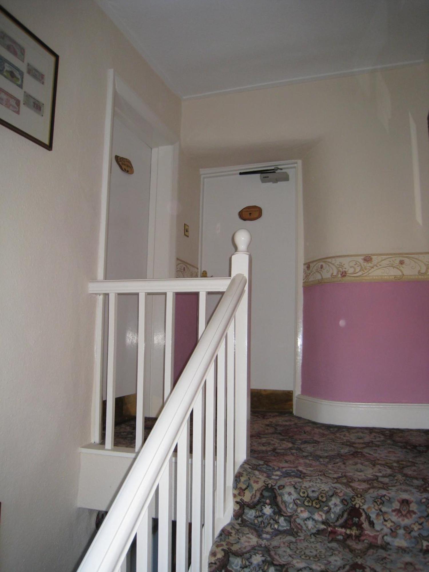 Rosebud Cottage Guest House Хауърт Екстериор снимка