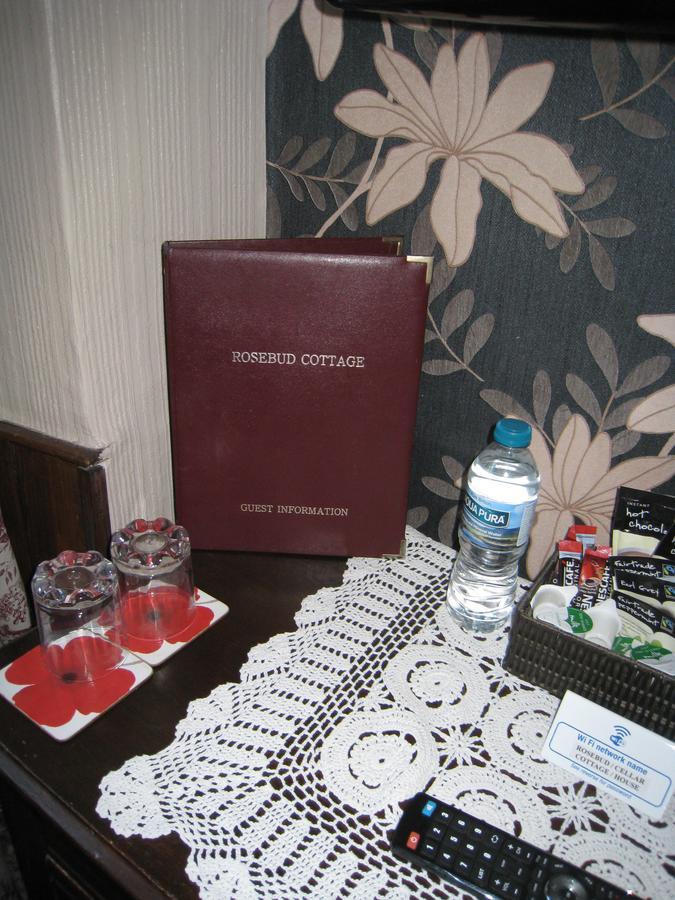 Rosebud Cottage Guest House Хауърт Екстериор снимка