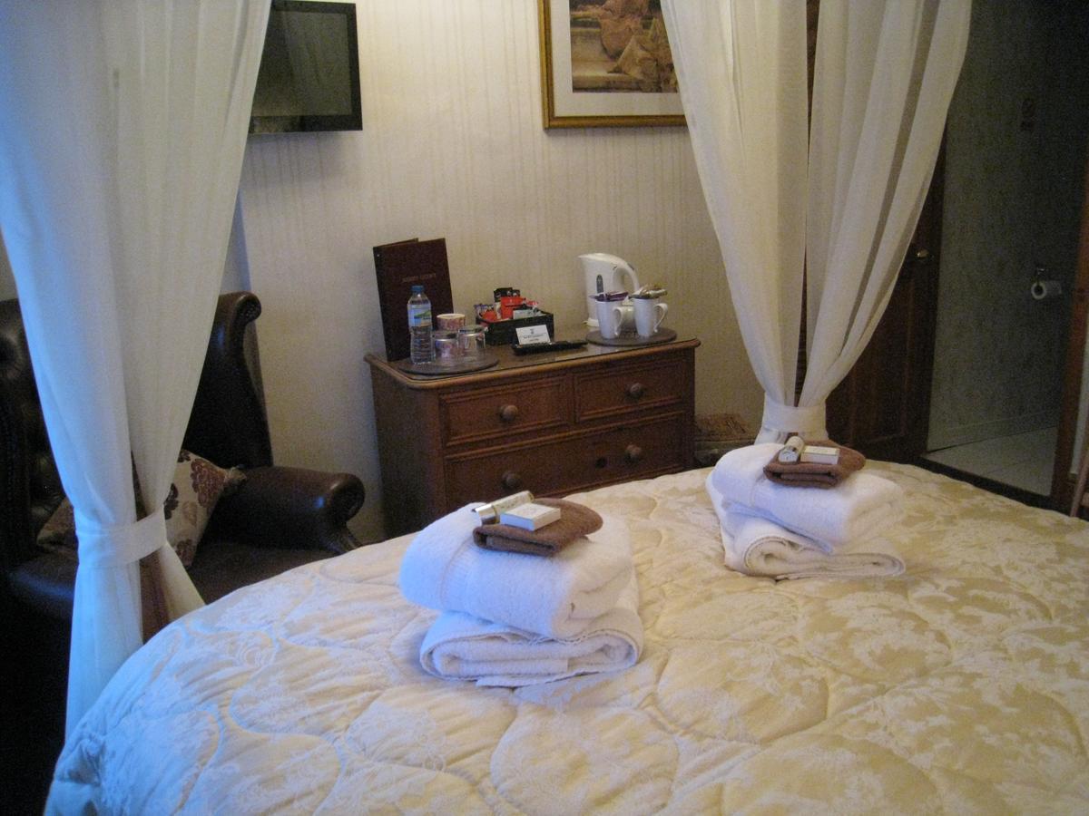 Rosebud Cottage Guest House Хауърт Екстериор снимка